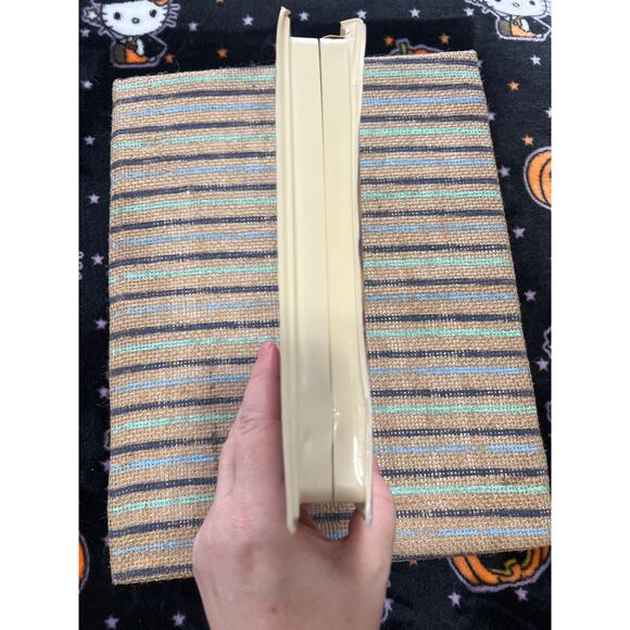 Disney The Apple Dumpling Gang Clamshell VHS Pre-Loved - Picture 4 of 6